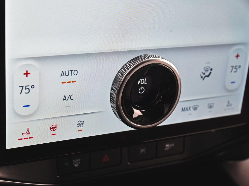 Used 2025 Ford F150 Lightning Flash image 20