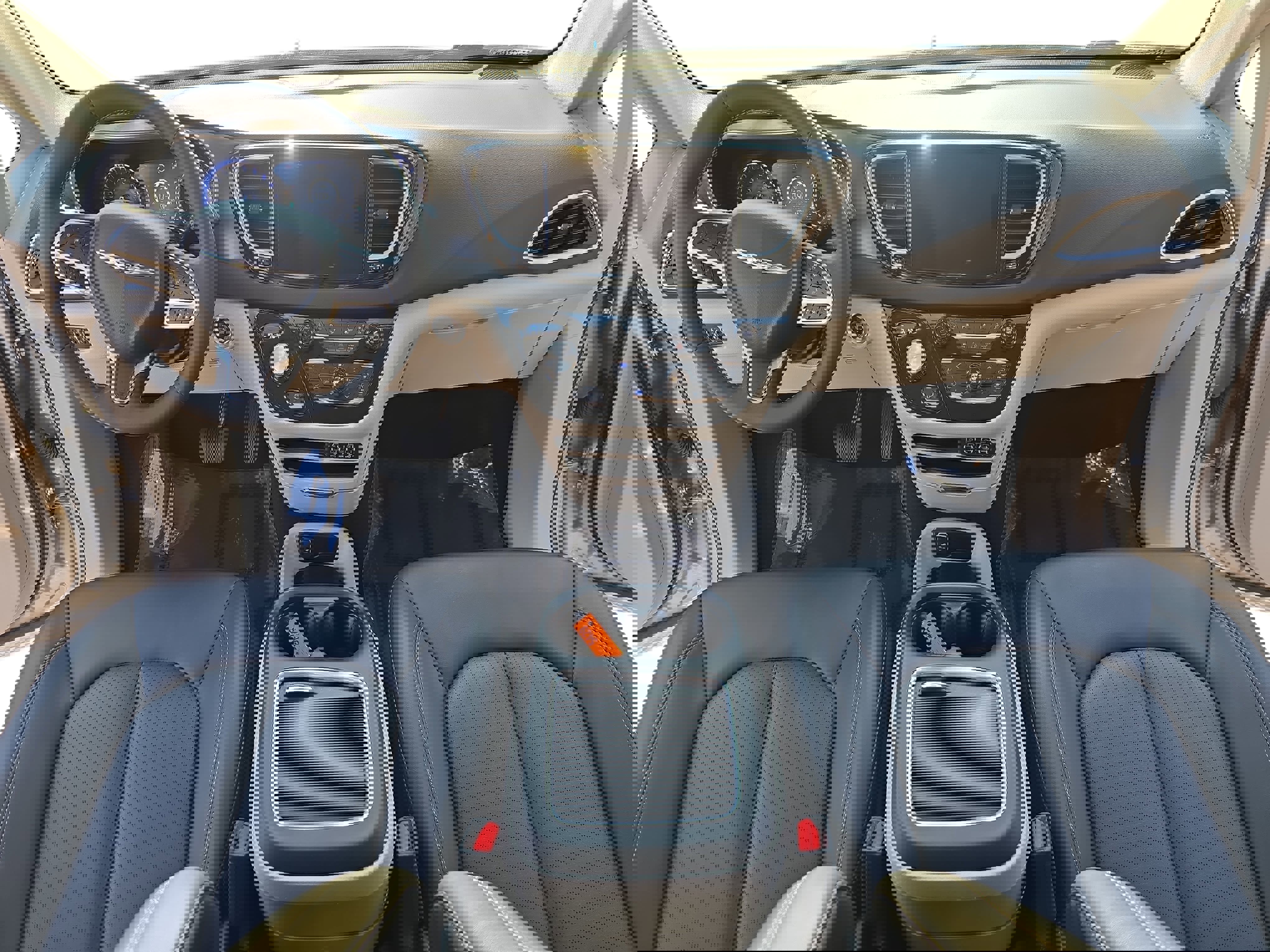 Used 2024 Chrysler Pacifica Touring-L image 9