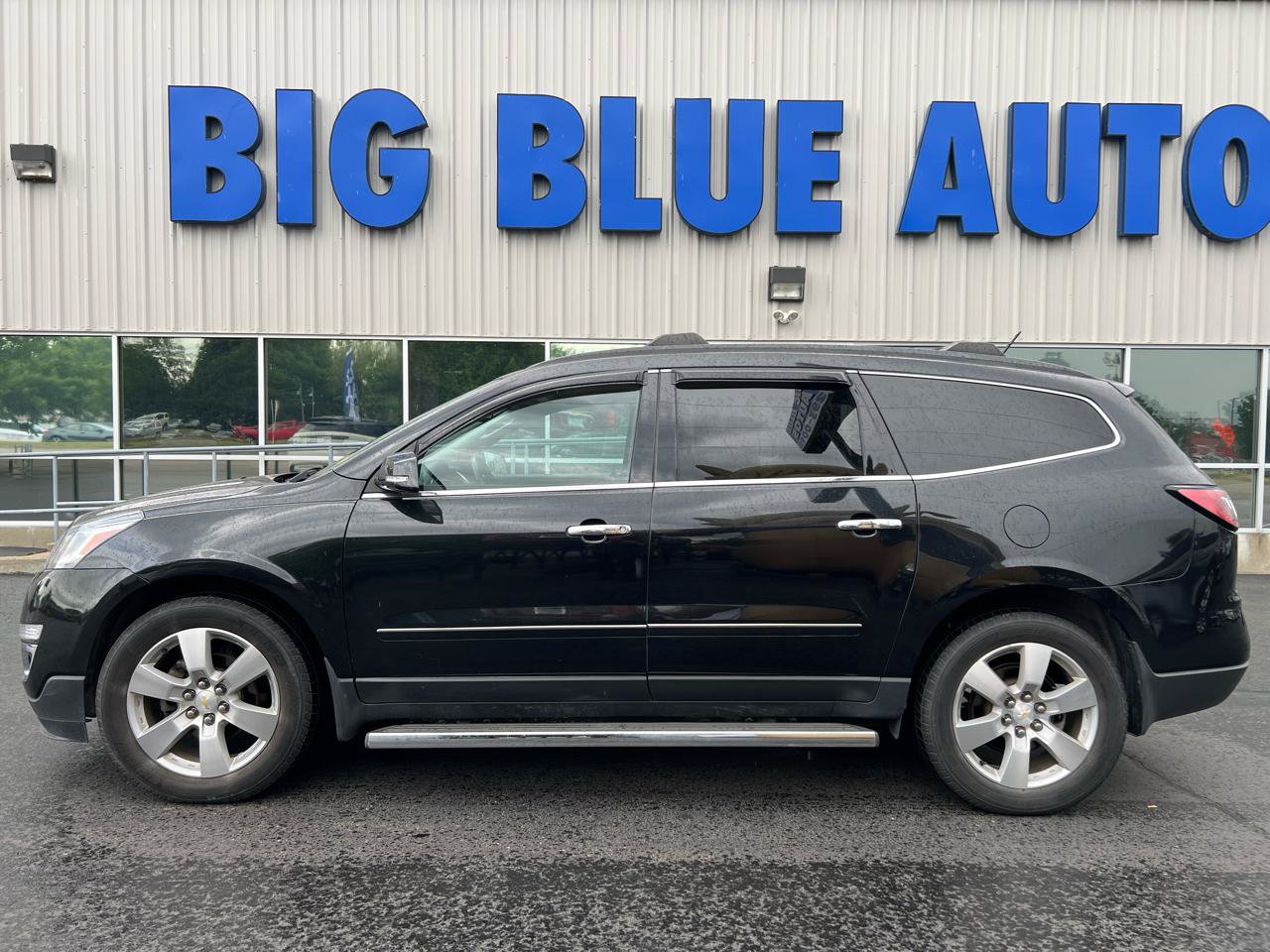 Used 2015 Chevrolet Traverse LTZ w/ LPO, 'HIT The Road' Package AWD/4WD image 2