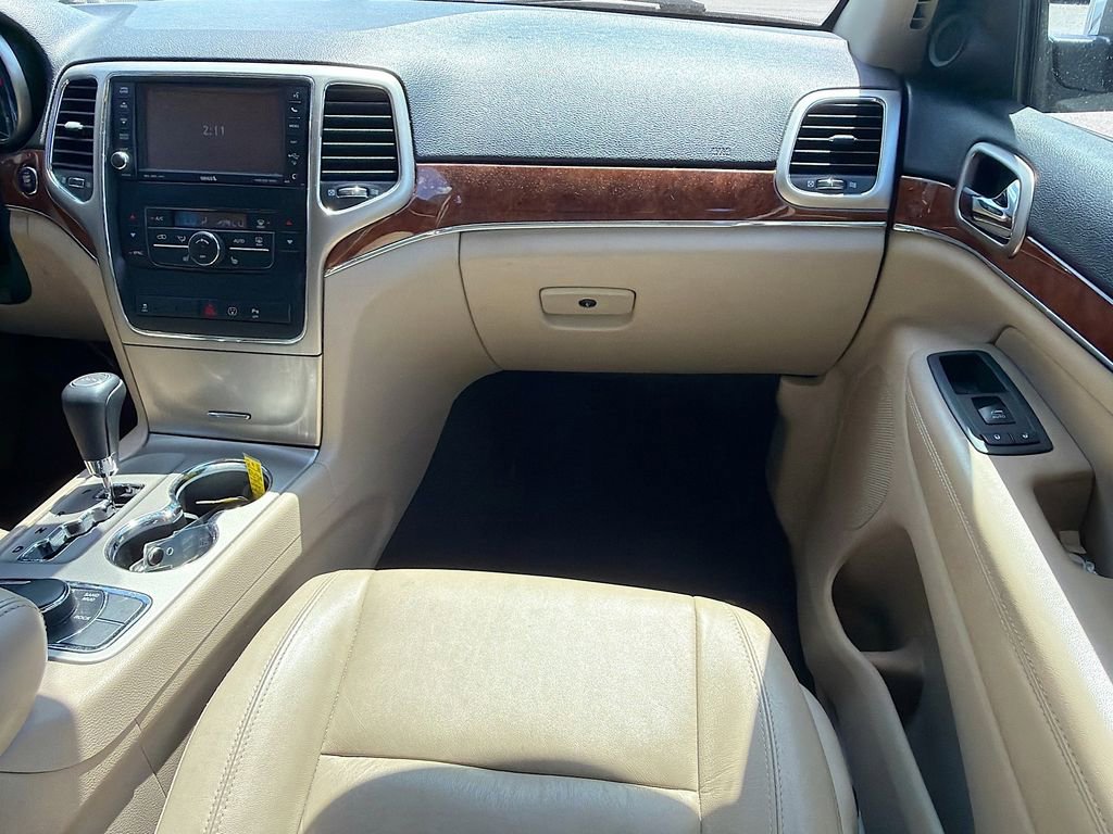Used 2013 Jeep Grand Cherokee Limited w/ Trailer Tow Group AWD/4WD image 17