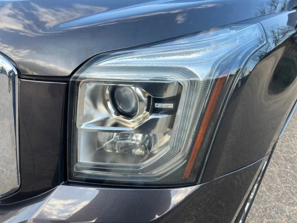 Used 2018 GMC Yukon Denali AWD/4WD image 32