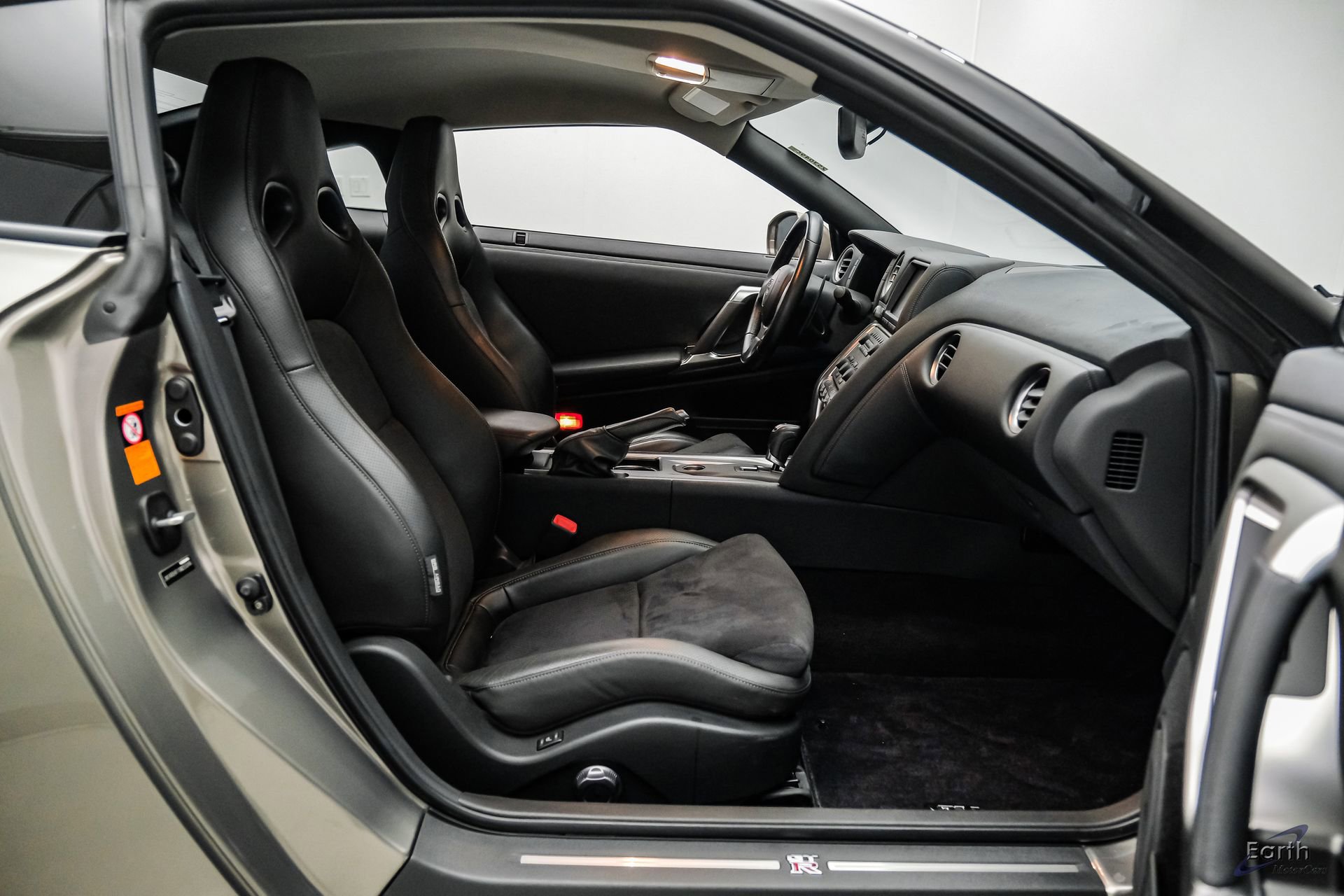 Used 2009 Nissan GT-R Premium AWD/4WD image 61