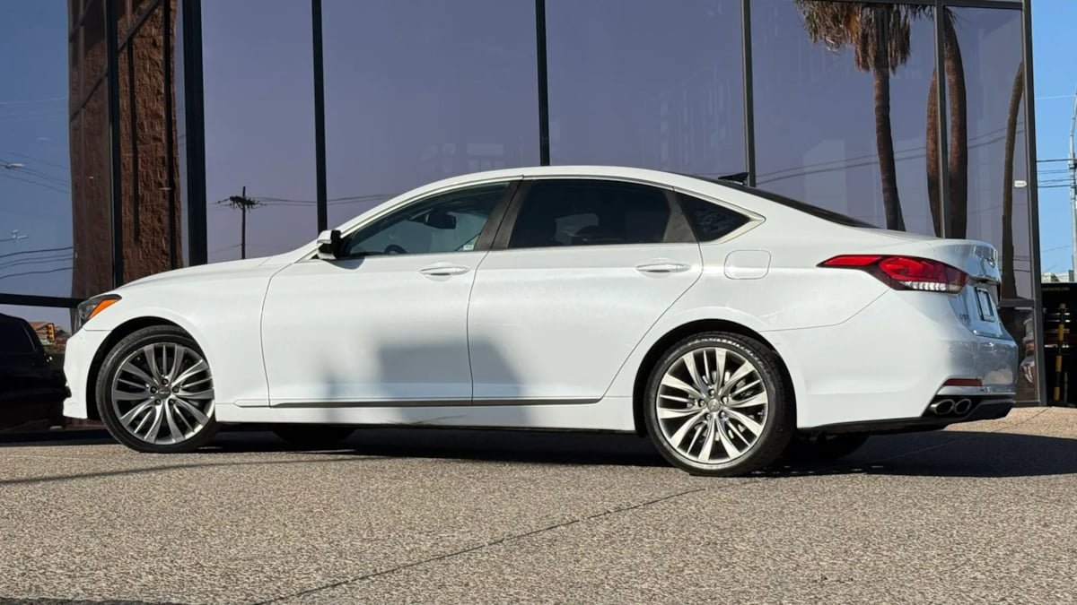 Used 2017 Genesis G80 5.0 Ultimate RWD image 6