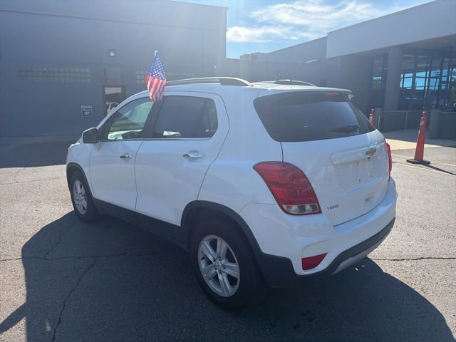 Used 2017 Chevrolet Trax LT w/ LT Convenience Package FWD image 5