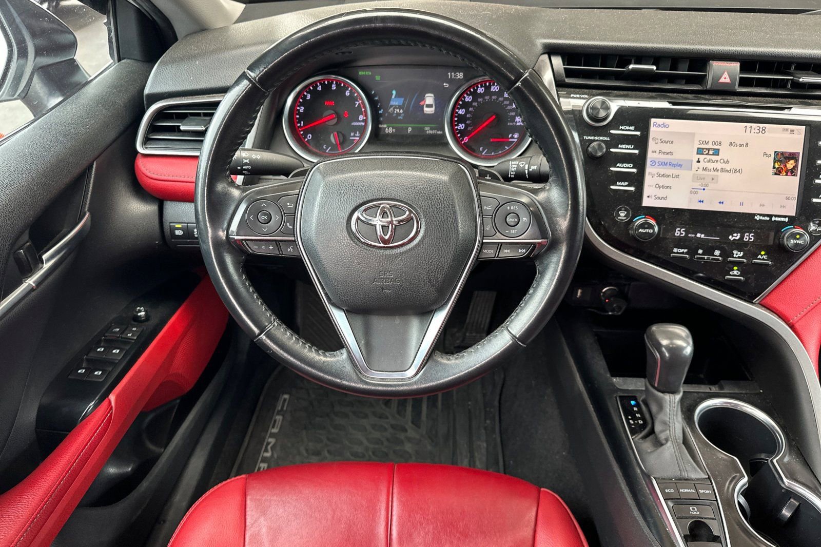 Used 2020 Toyota Camry XSE w/ Blackout Package FWD image 13