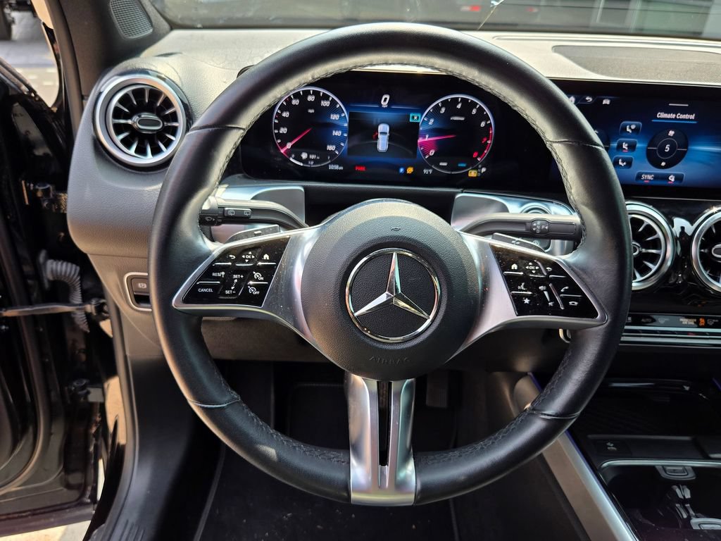 Used 2024 Mercedes-Benz GLB 250 image 17