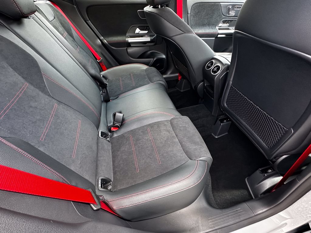 New 2026 Mercedes-Benz GLA 35 AMG 4MATIC image 18