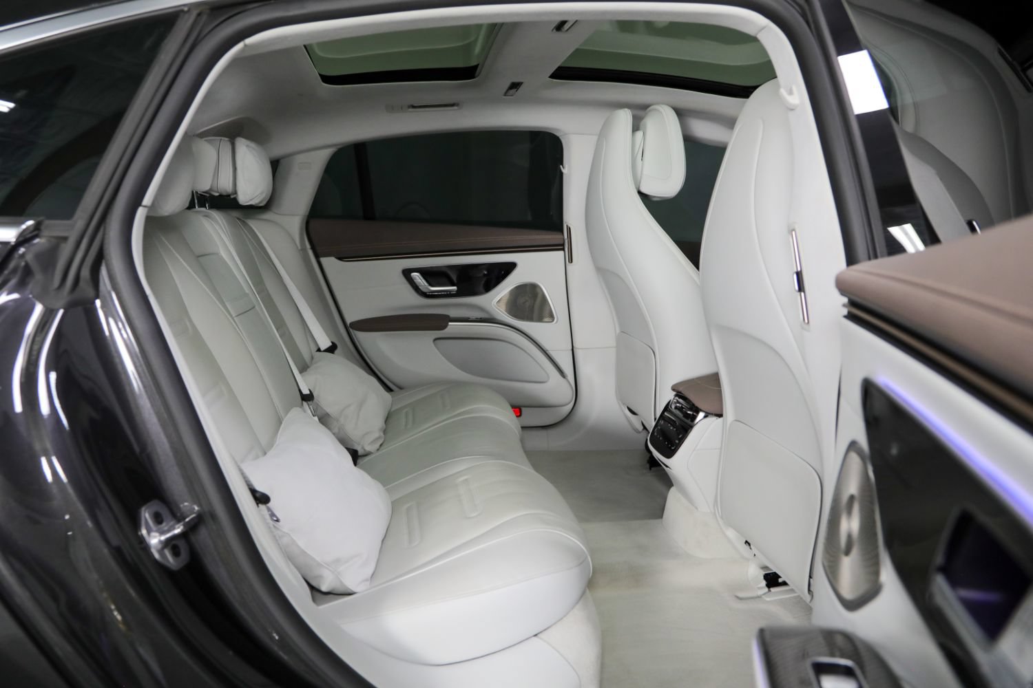 Used 2023 Mercedes-Benz EQS AMG 4MATIC w/ Trim Level Package image 47