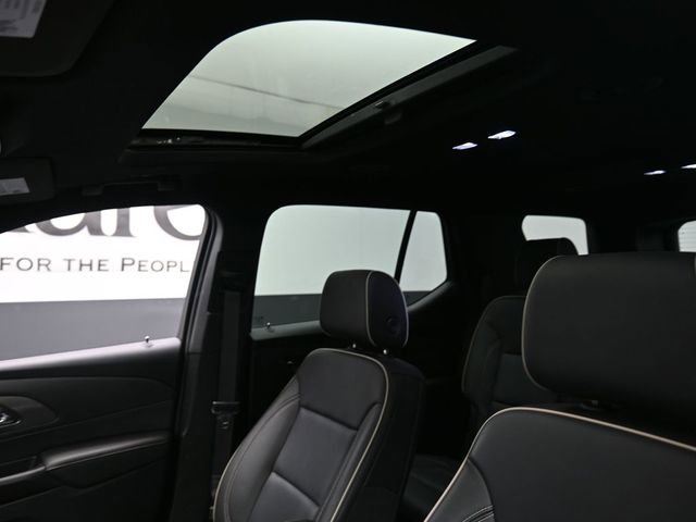 Used 2023 Chevrolet Traverse Premier w/ Redline Edition image 17