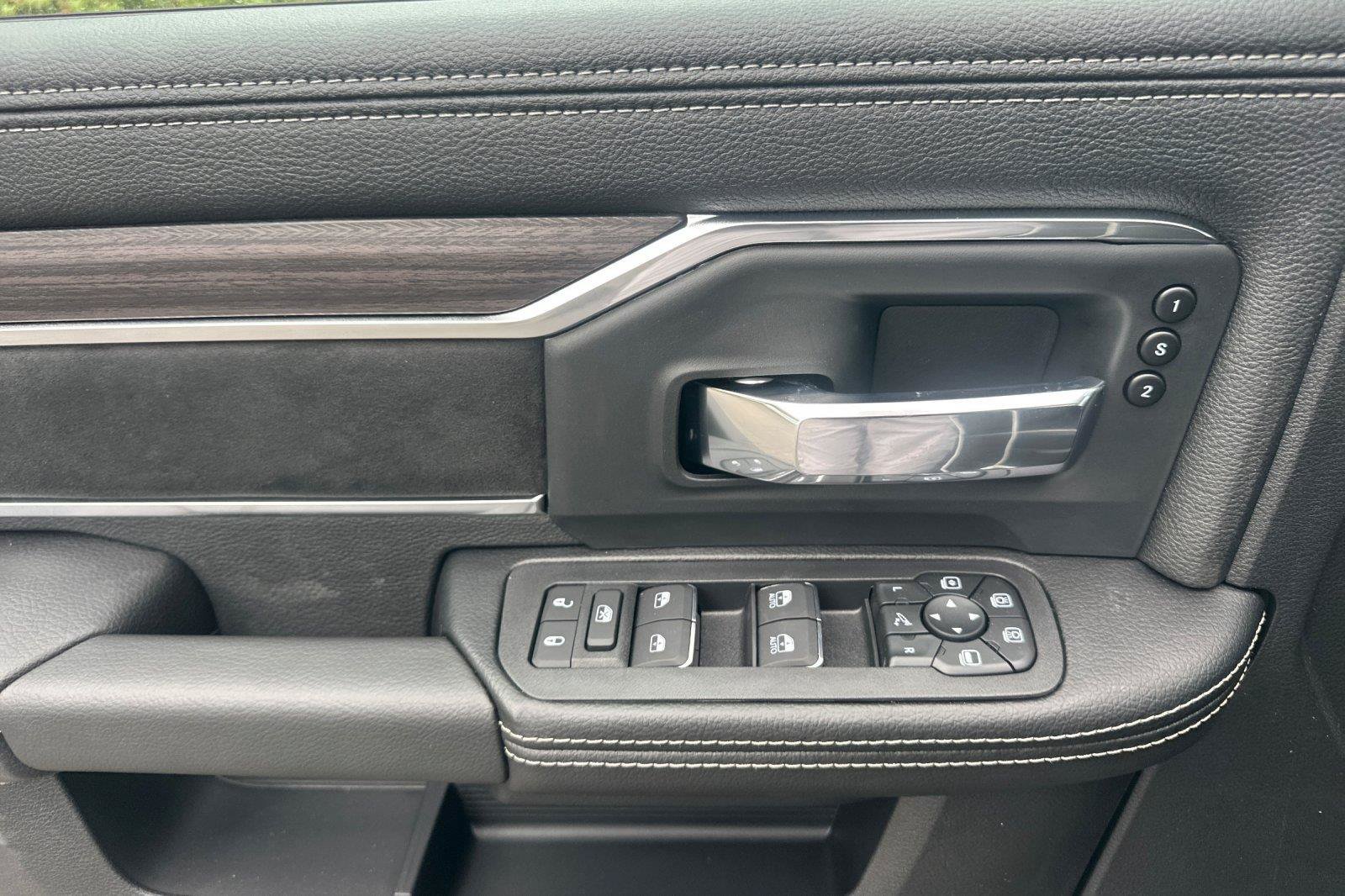 New 2027 RAM 3500 Laramie AWD/4WD image 10