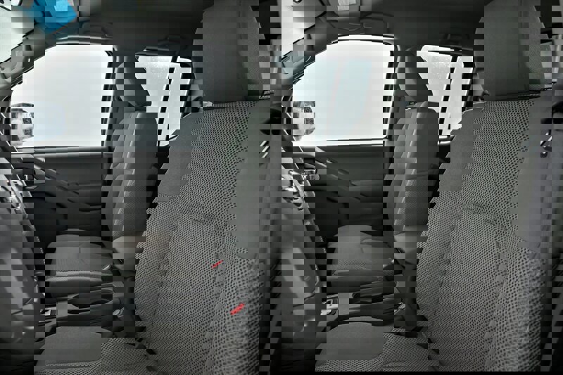 Used 2018 Nissan Frontier SV image 16