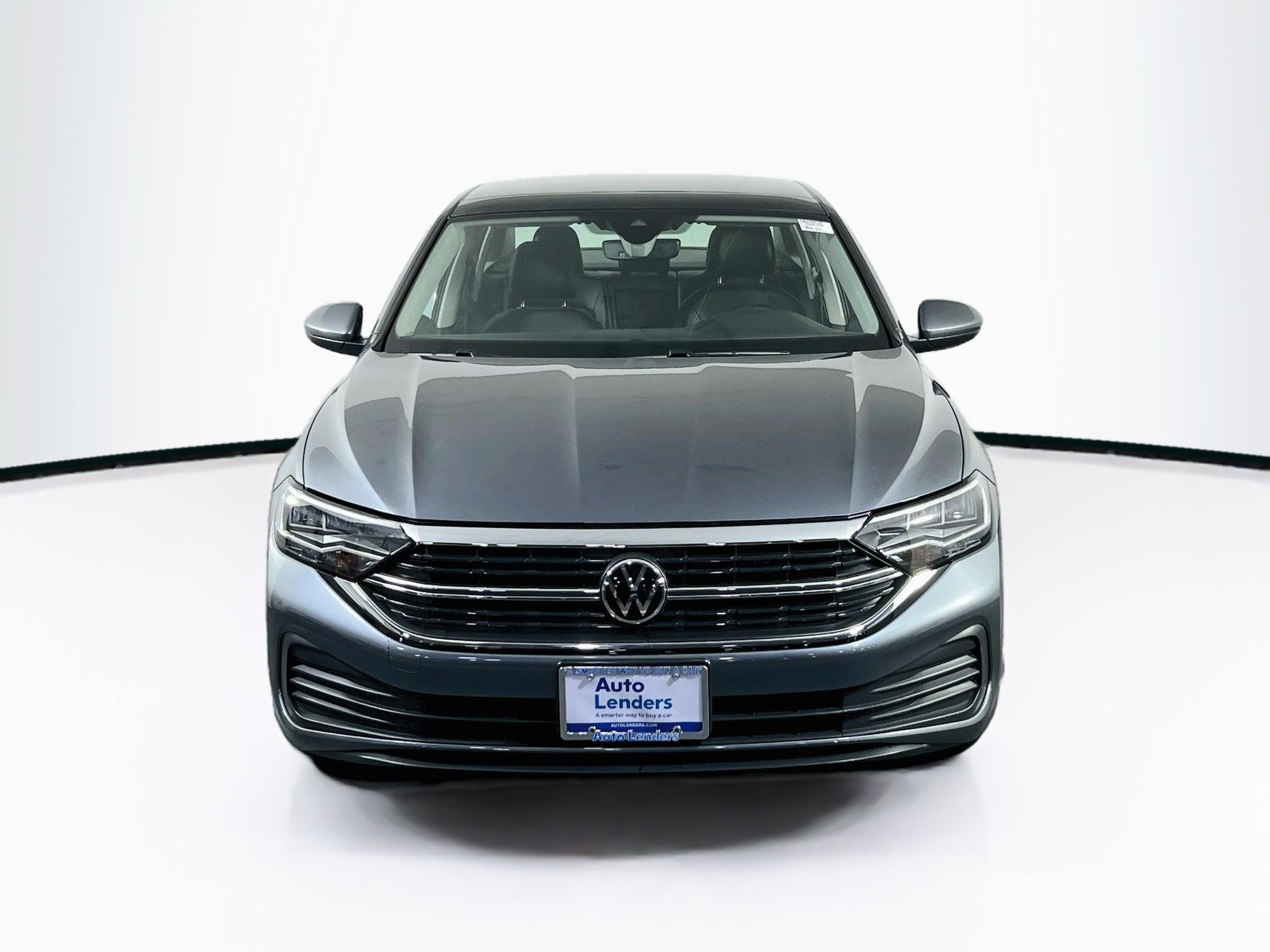 Used 2023 Volkswagen Jetta SE FWD image 2