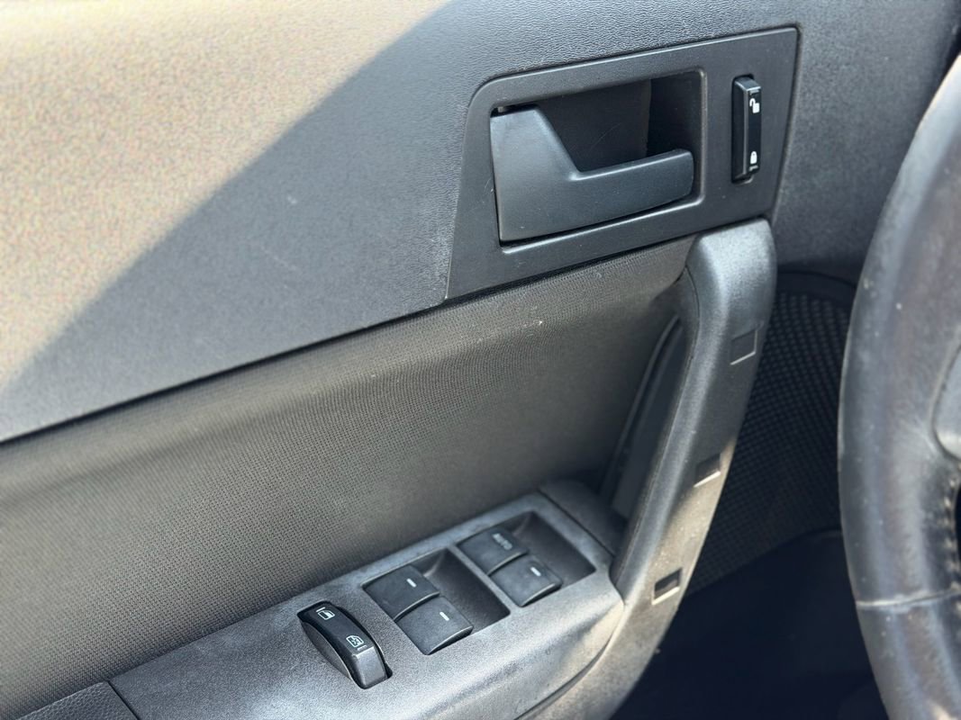 Used 2008 Ford Focus SE FWD image 17