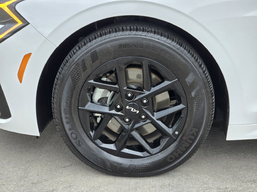 New 2026 Kia K5 LXS FWD image 8