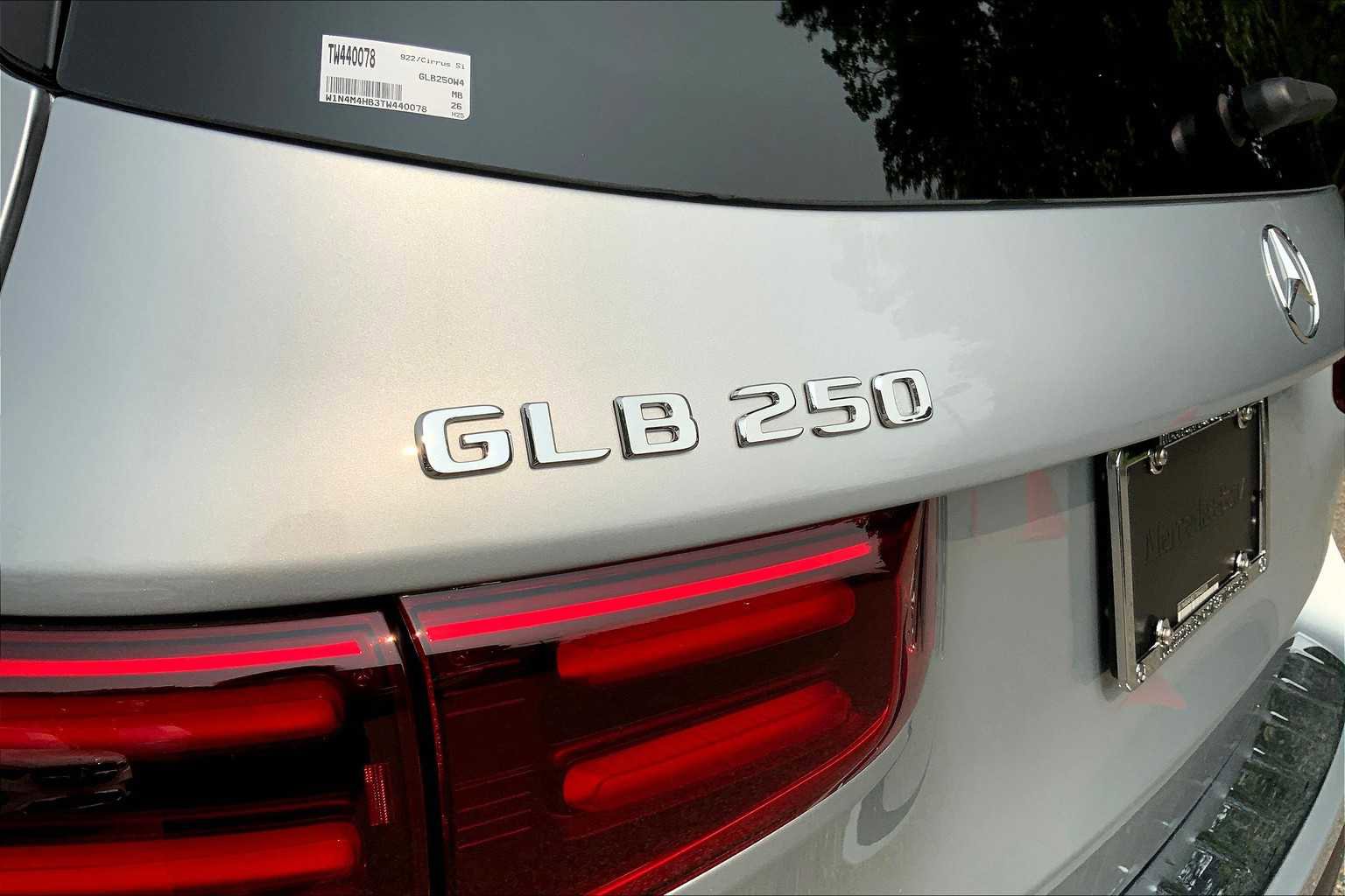 Certified 2026 Mercedes-Benz GLB 250 4MATIC image 19