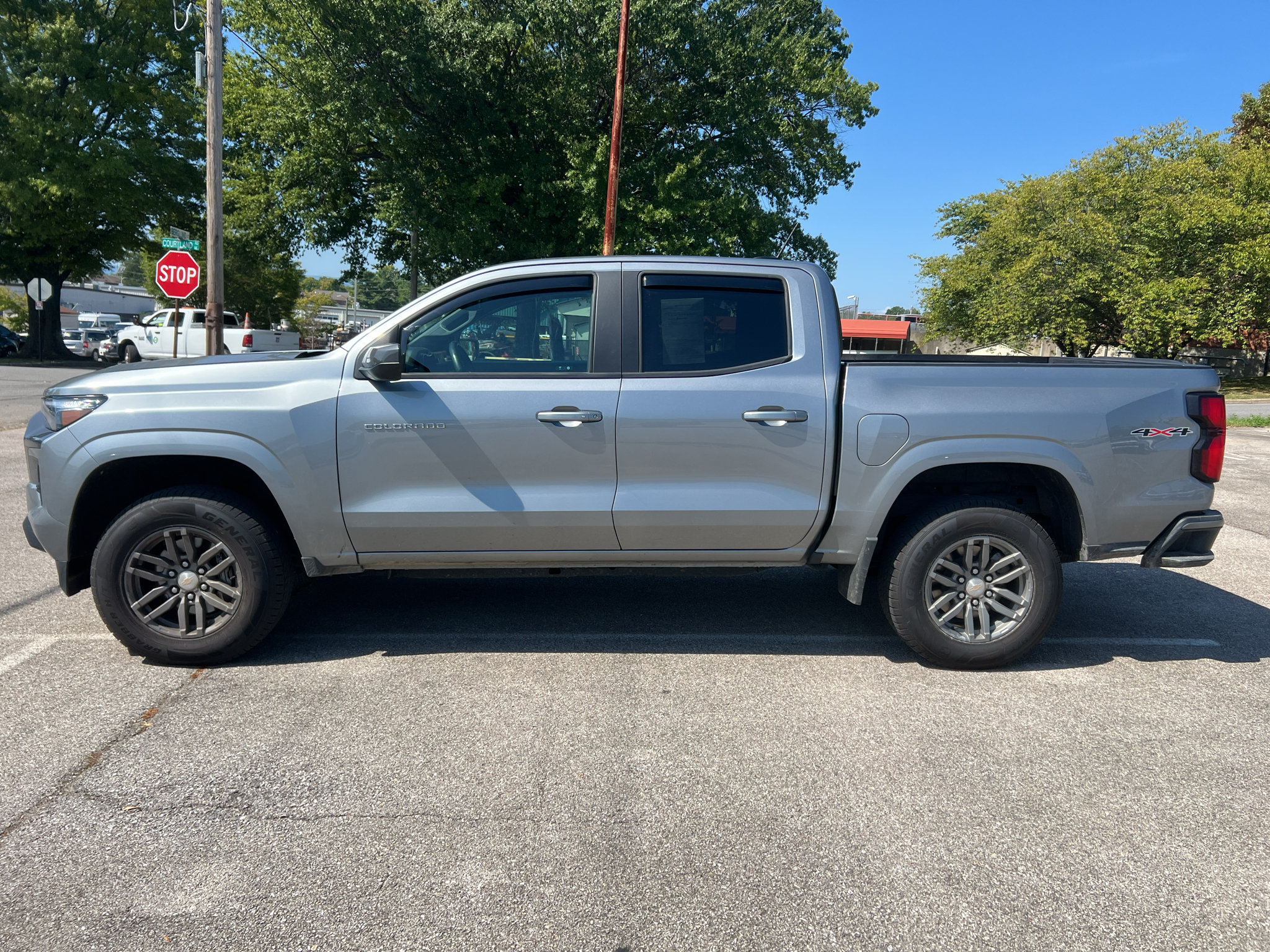 Used 2024 Chevrolet Colorado LT w/ LT Convenience Package III AWD/4WD image 6