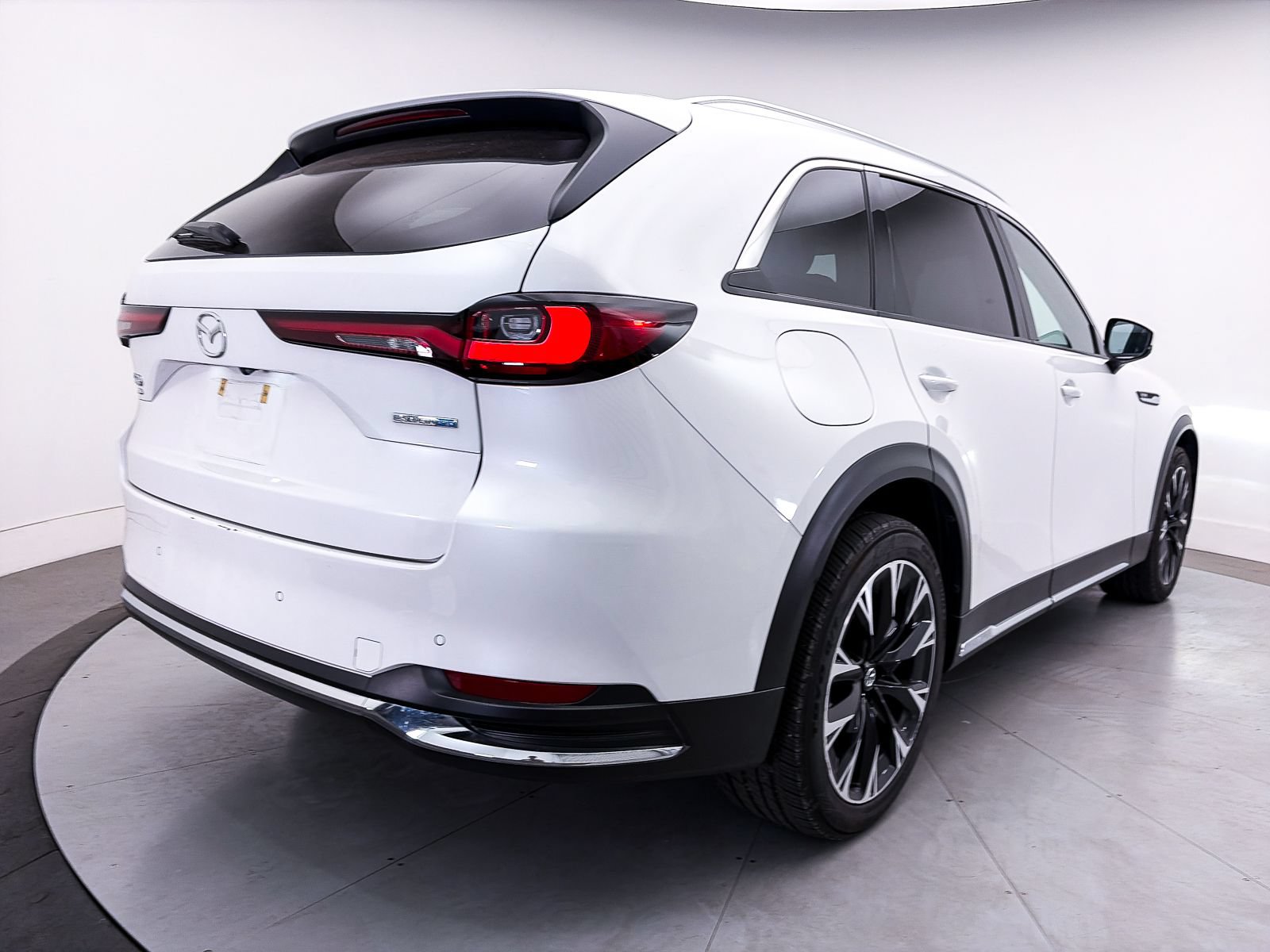 Used 2024 MAZDA CX-90 Plug-In Hybrid w/ Premium Pkg AWD/4WD image 16