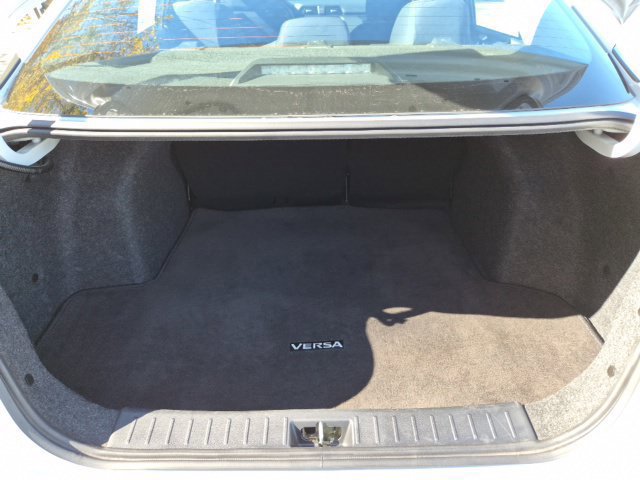Used 2024 Nissan Versa SR FWD image 21