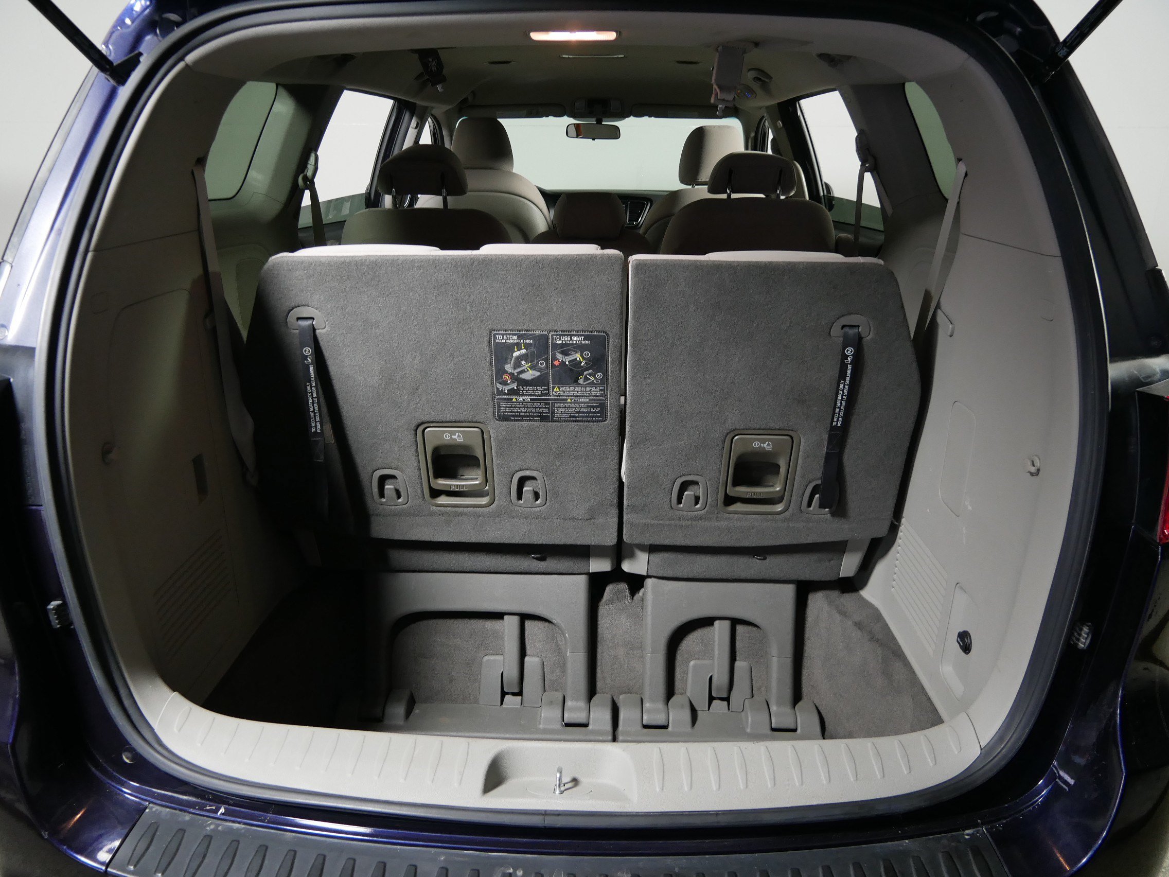 Used 2019 Kia Sedona LX FWD image 18