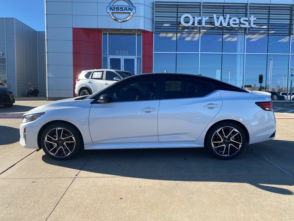New 2025 Nissan Sentra SR image 2