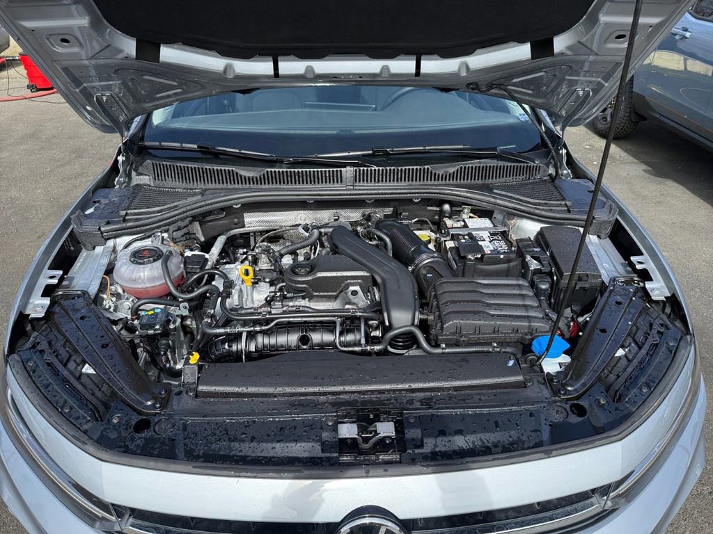 Used 2025 Volkswagen Jetta SE FWD image 20