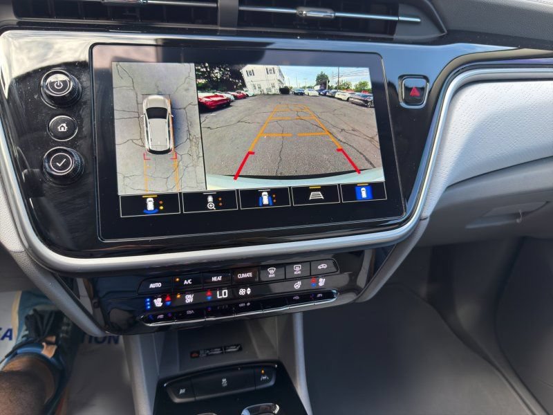 Used 2023 Chevrolet Bolt EUV Premier FWD image 16