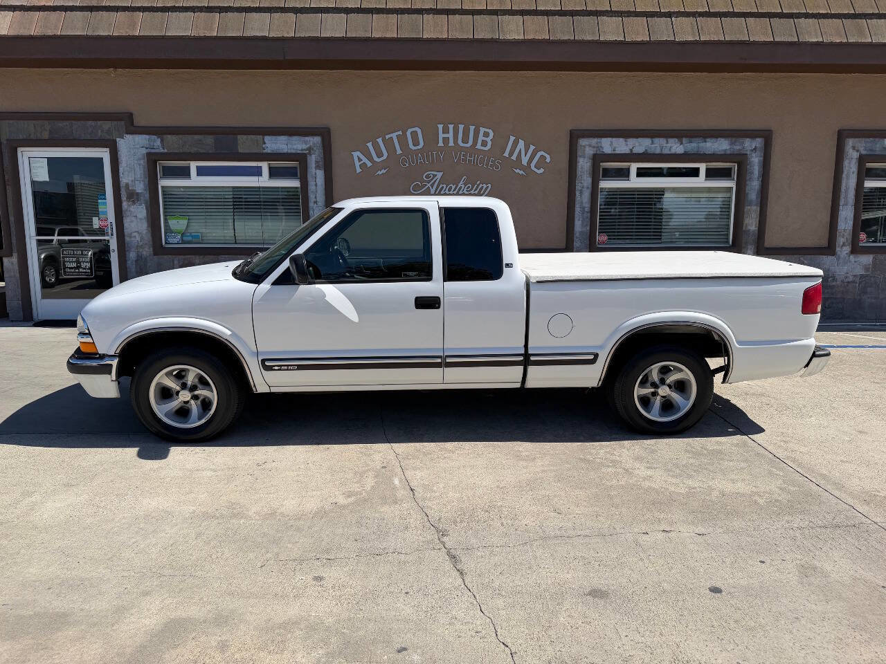 Used 2000 Chevrolet S10 Pickup LS w/ Preferred Equipment Group RWD image 6