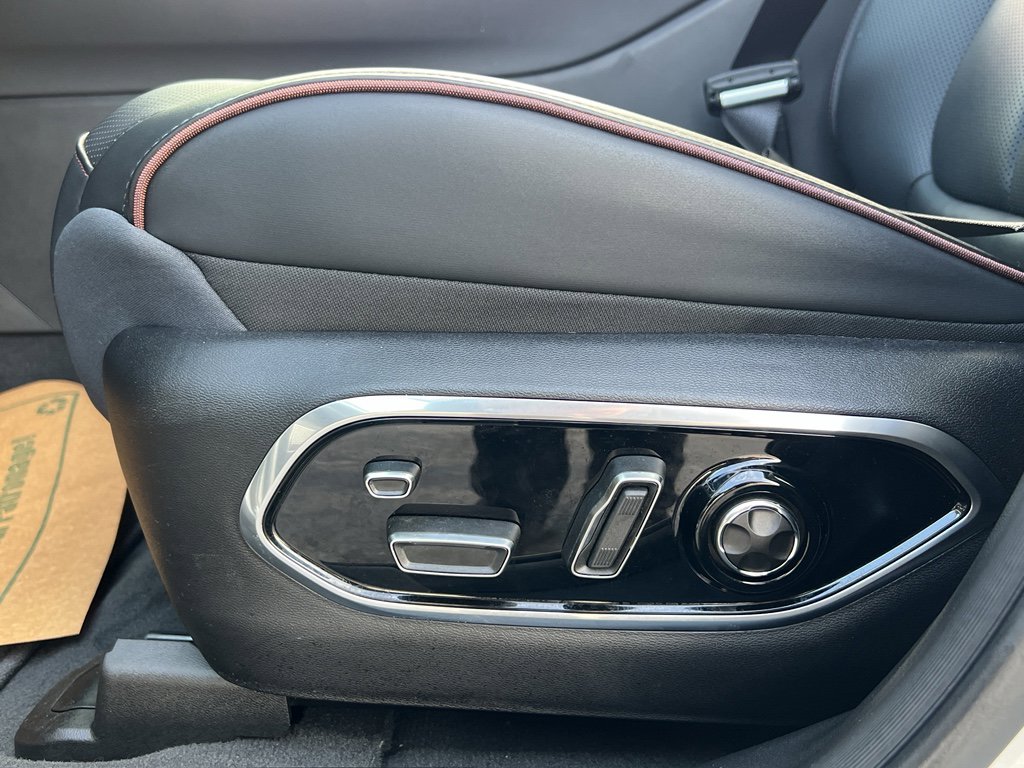 Used 2024 Jeep Wagoneer Launch Edition image 16