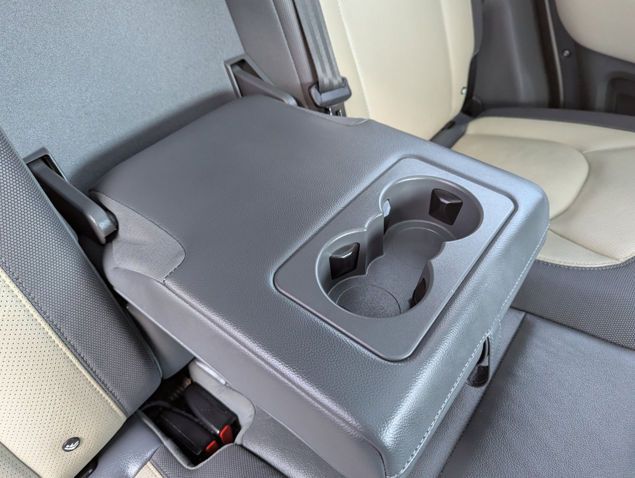 Used 2023 Land Rover Defender 110 X-Dynamic SE image 48