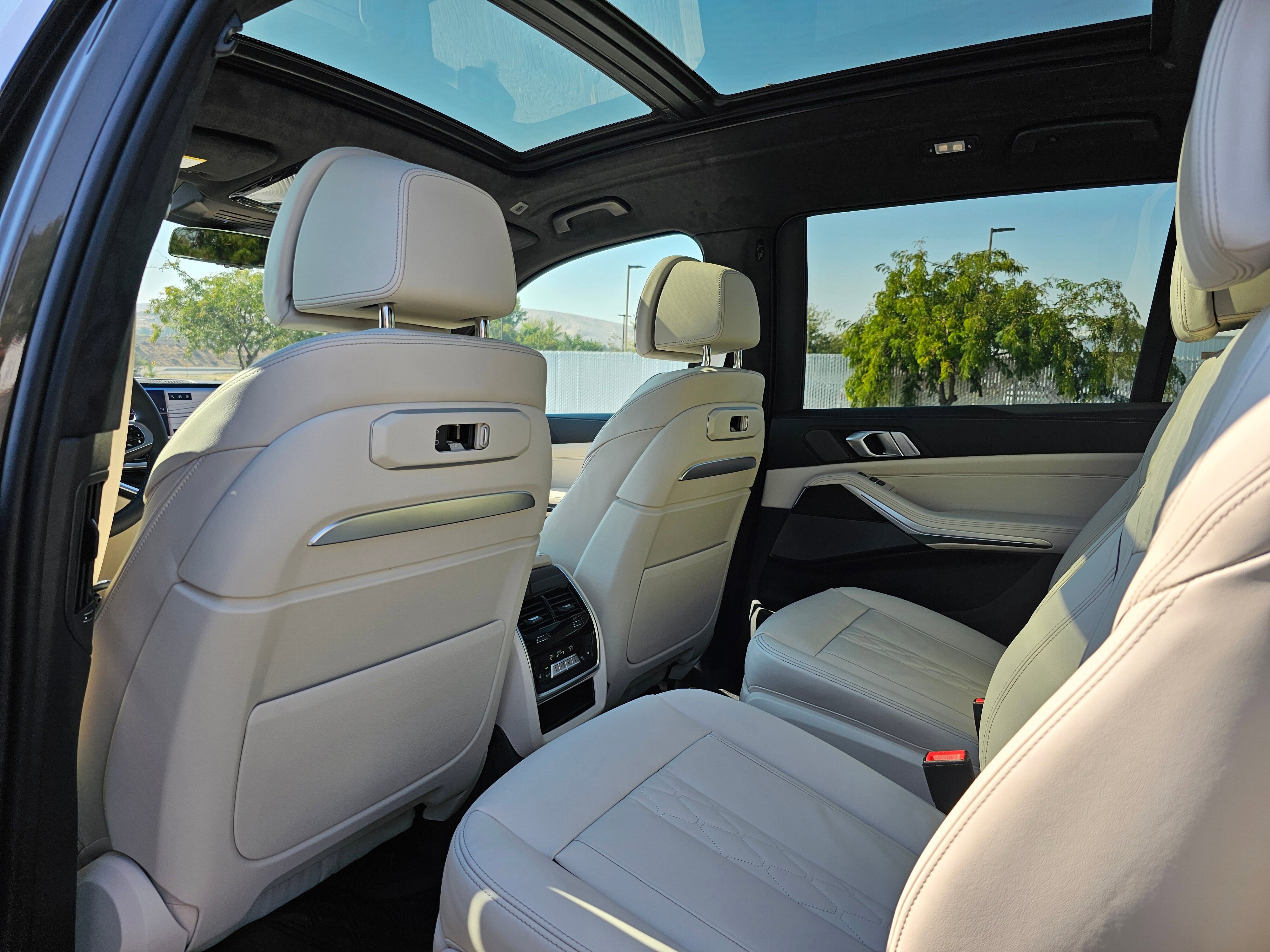 New 2026 BMW X7 M60i image 11