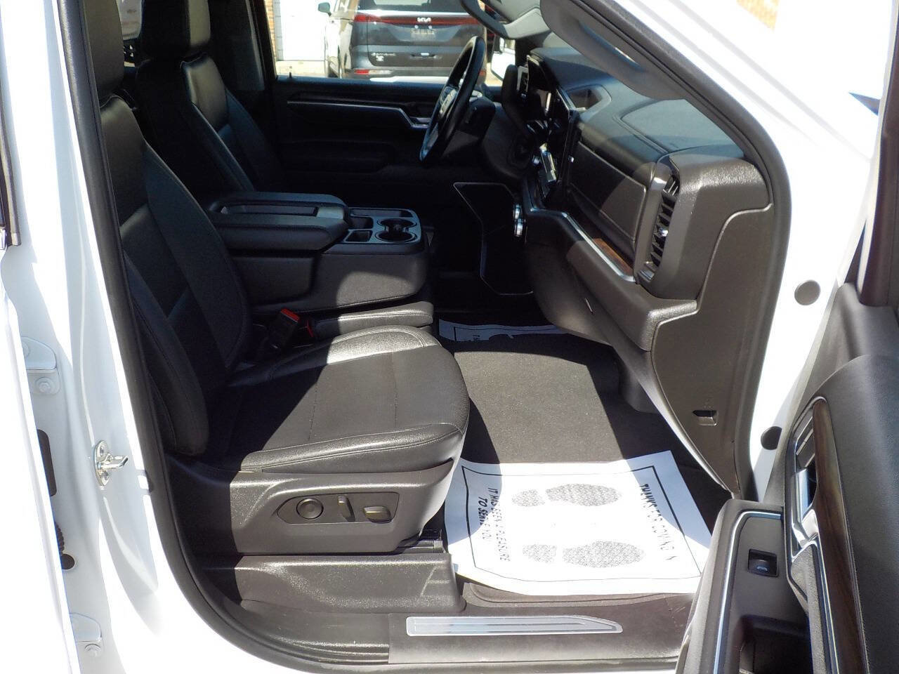 Used 2025 GMC Sierra 1500 SLT AWD/4WD image 24