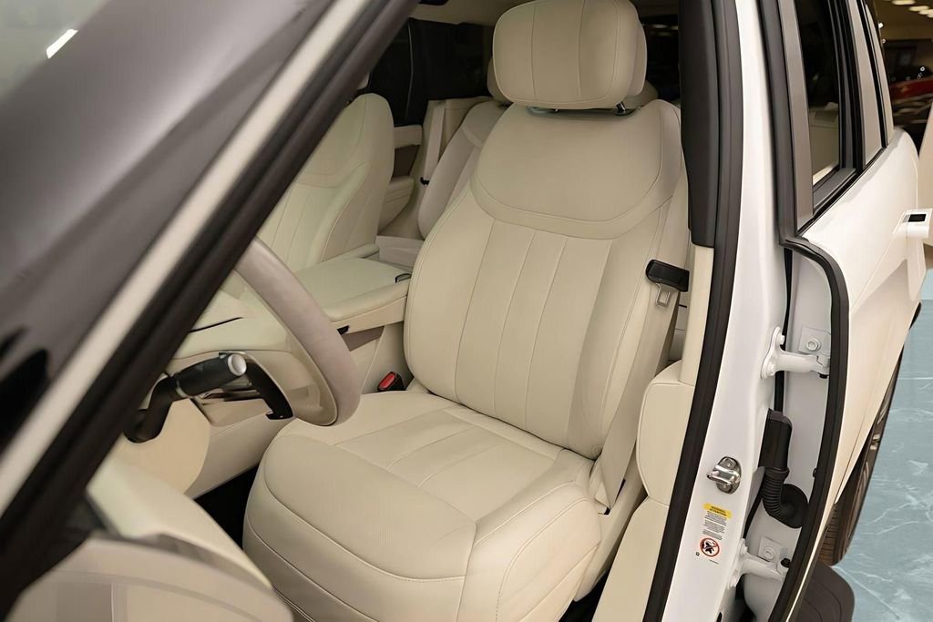 Used 2025 Land Rover Range Rover Autobiography image 25