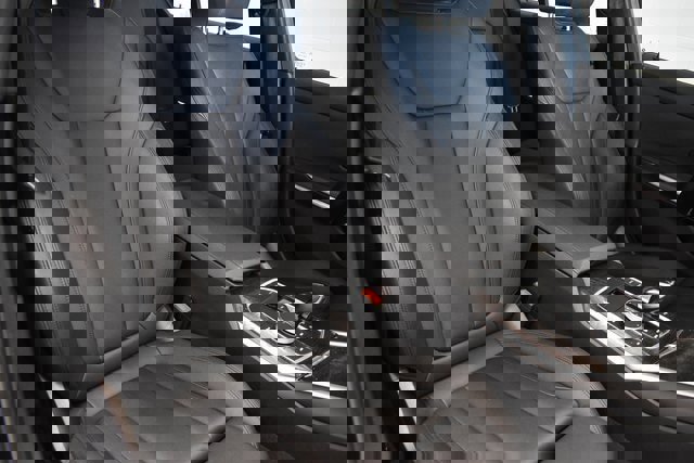 Used 2021 BMW 330i xDrive Sedan w/ Premium Package image 6