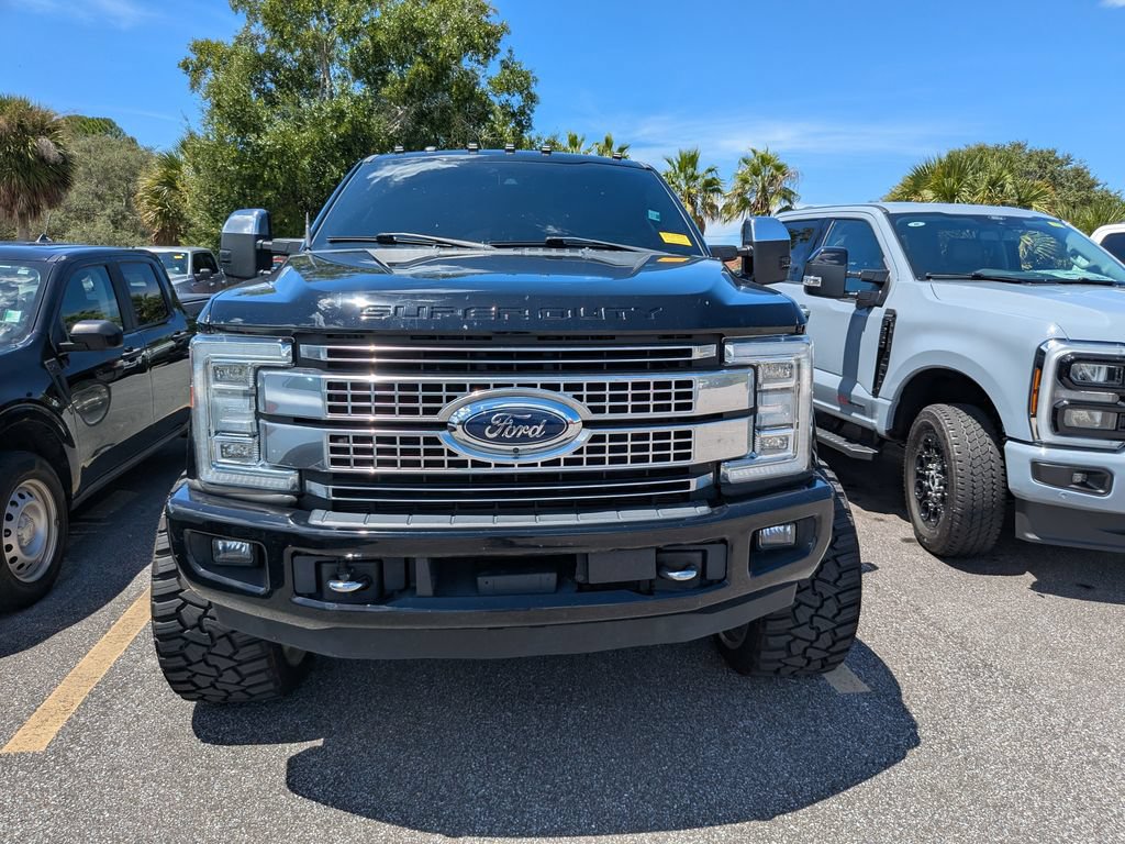 Used 2017 Ford F250 Platinum w/ Platinum Ultimate Package AWD/4WD image 3