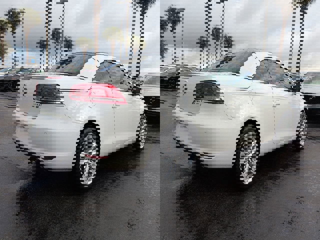 Used 2013 Volkswagen Eos Executive image 4