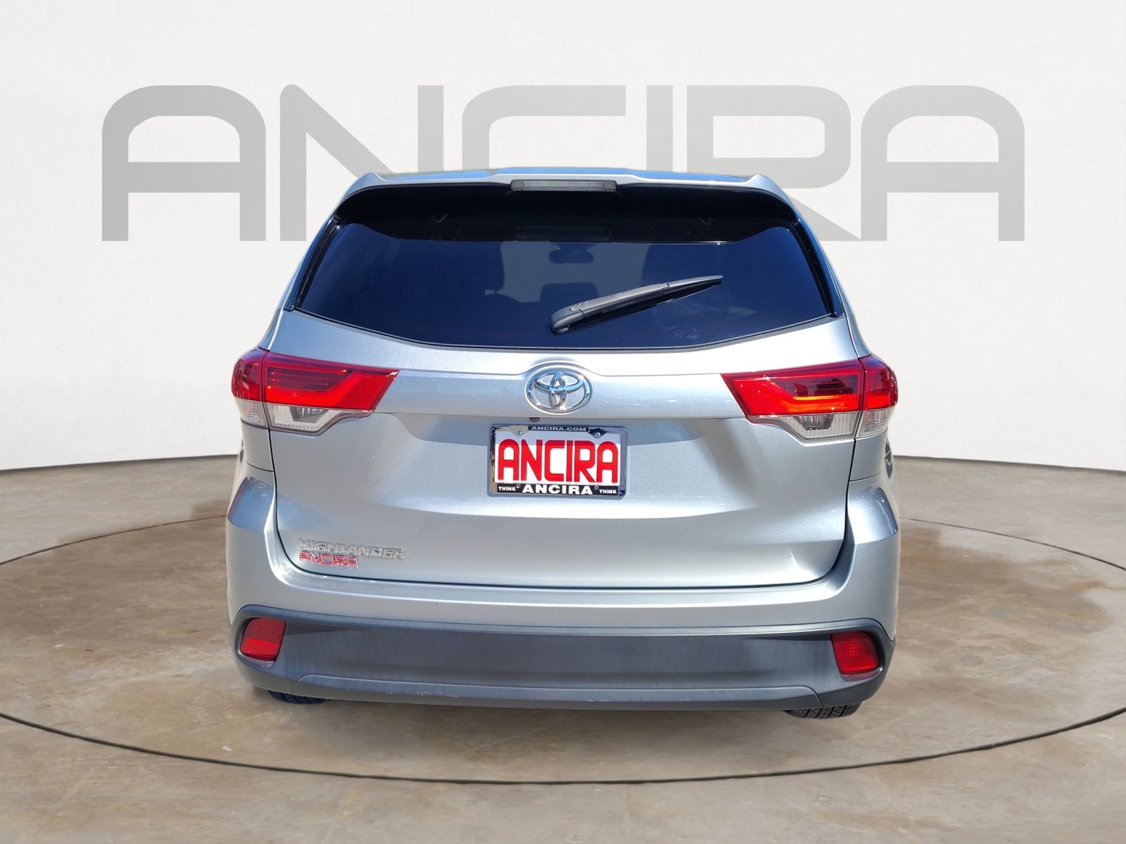 Used 2017 Toyota Highlander LE FWD image 9