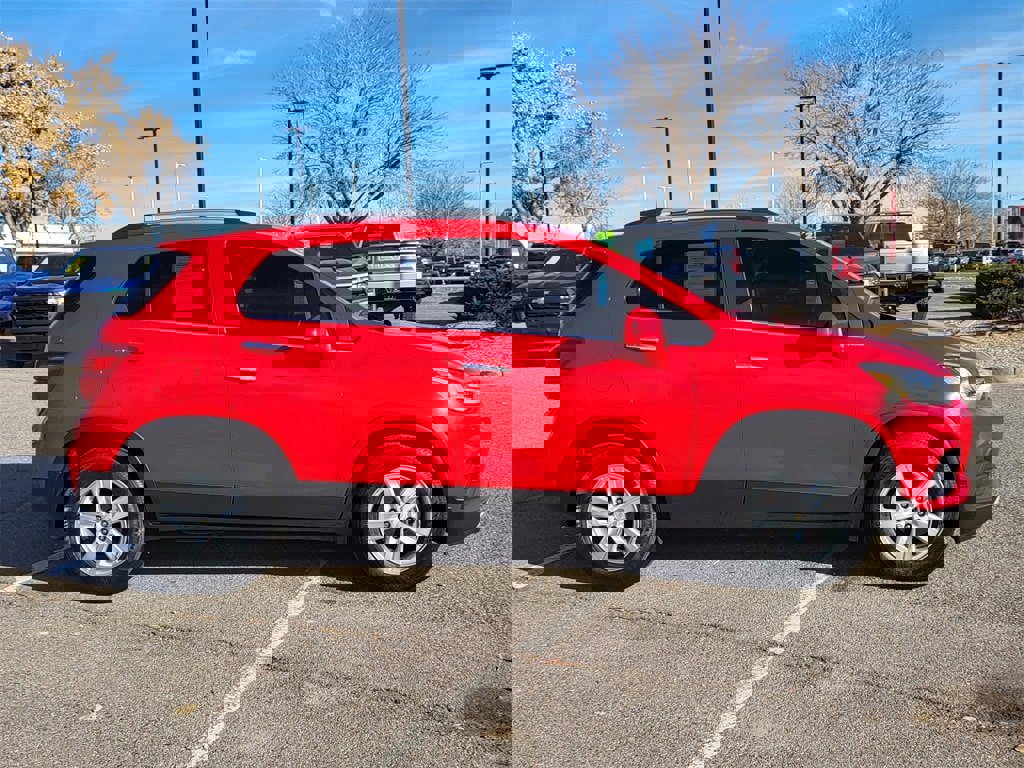 Certified 2020 Chevrolet Trax LT w/ LT Convenience Package image 2