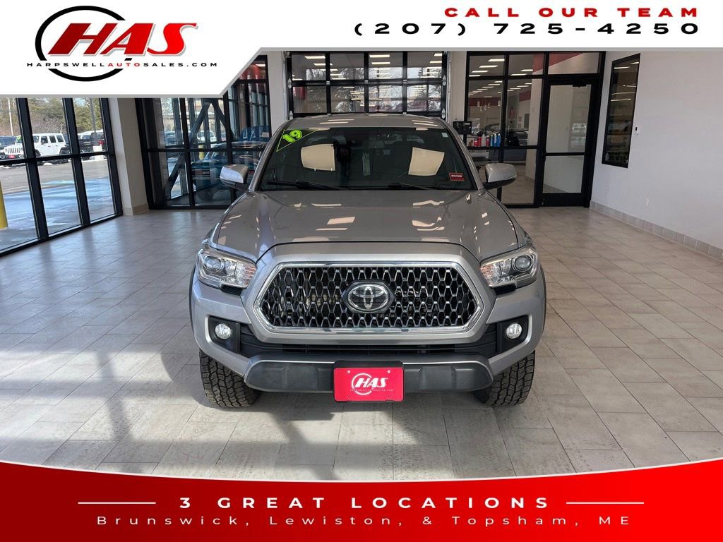 Used 2019 Toyota Tacoma TRD Off-Road w/ Technology Package image 9