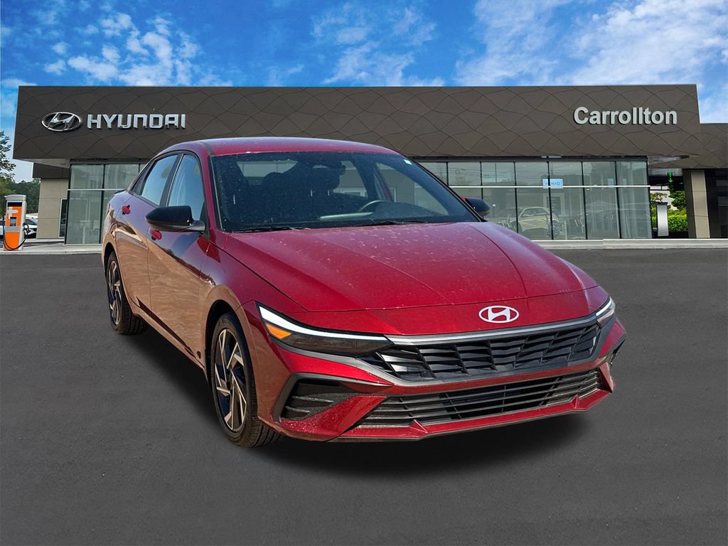 Used 2025 Hyundai Elantra Sport FWD image 3