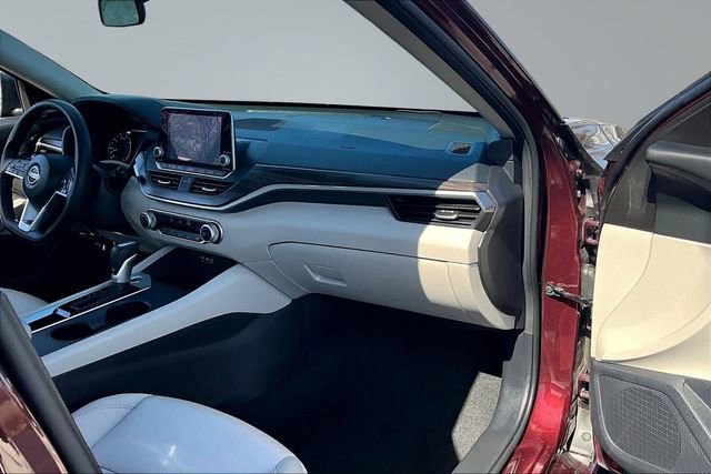 Used 2025 Nissan Altima 2.5 SV image 22