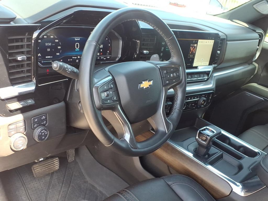 Used 2024 Chevrolet Silverado 1500 High Country w/ Technology Package AWD/4WD image 23