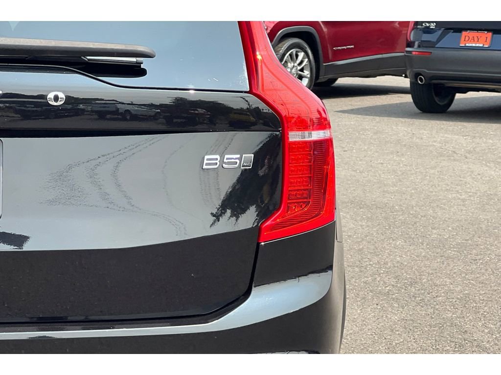 Used 2023 Volvo XC90 B5 Plus image 28