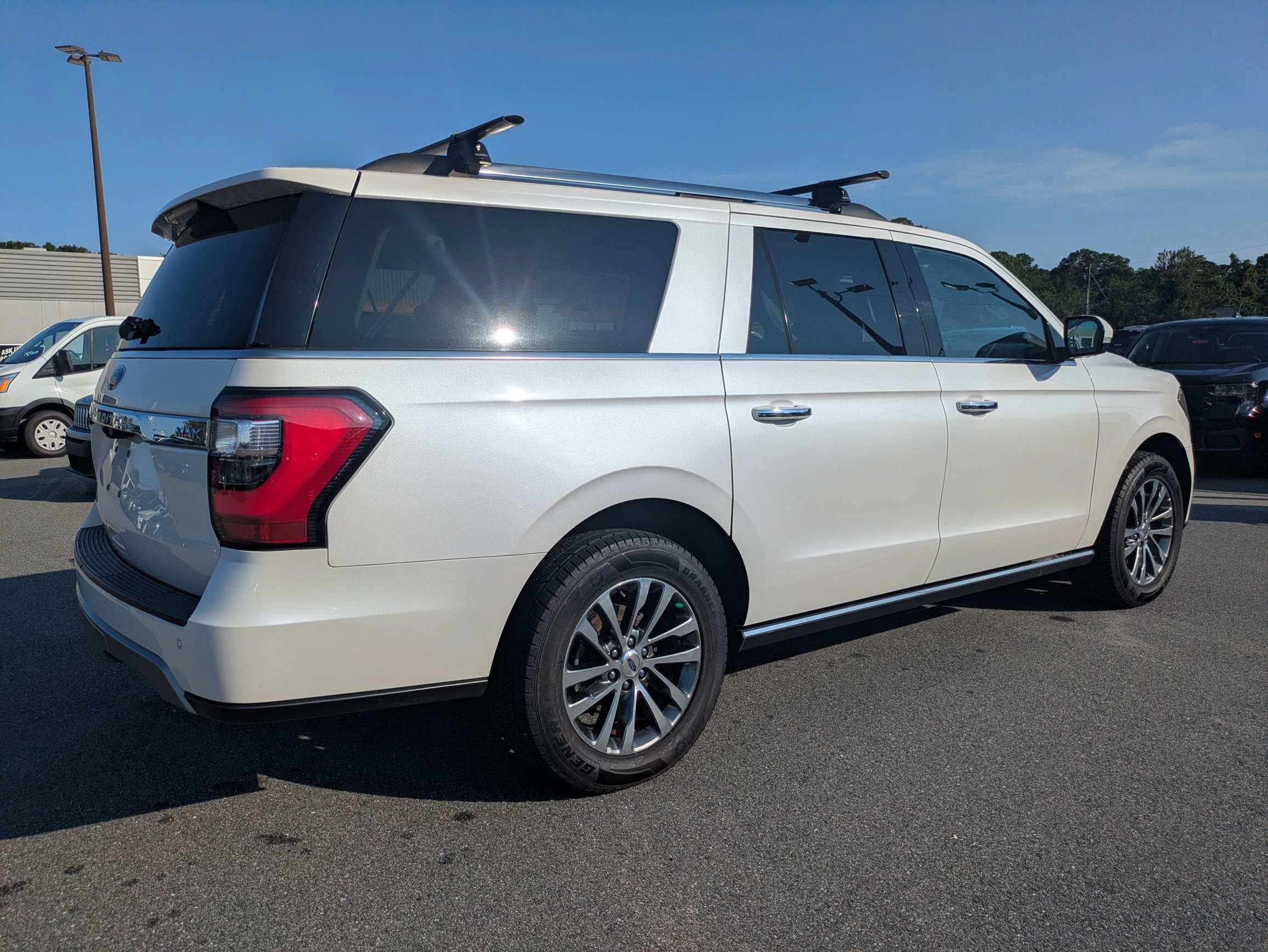 Used 2018 Ford Expedition Max Limited w/ Equipment Group 301A RWD image 4