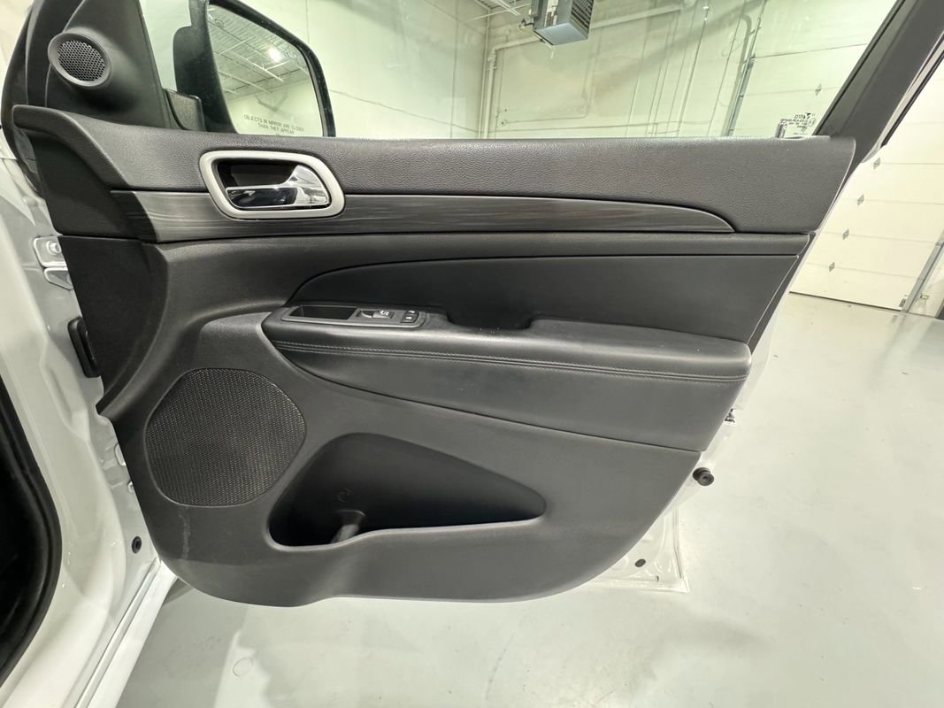 Used 2020 Jeep Grand Cherokee Altitude image 37