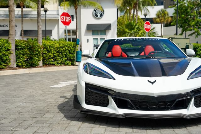 Used 2024 Chevrolet Corvette Z06 w/ Z07 Performance Package RWD image 6