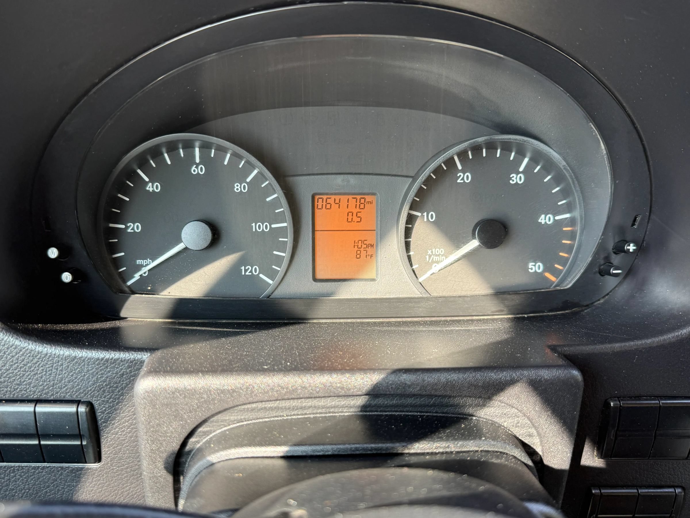 Used 2015 Freightliner Sprinter 2500 w/ Additional Battery Package RWD image 8