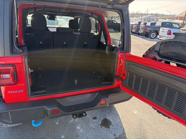 Certified 2025 Jeep Wrangler Unlimited Rubicon 4xe w/ Convenience Group image 18