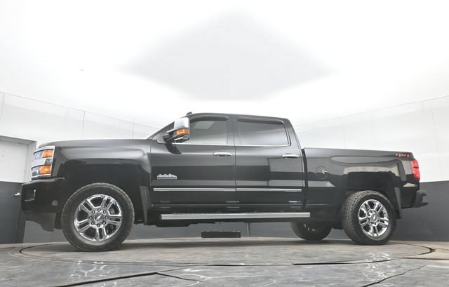 Used 2019 Chevrolet Silverado 2500 High Country w/ Duramax Plus Package AWD/4WD image 46
