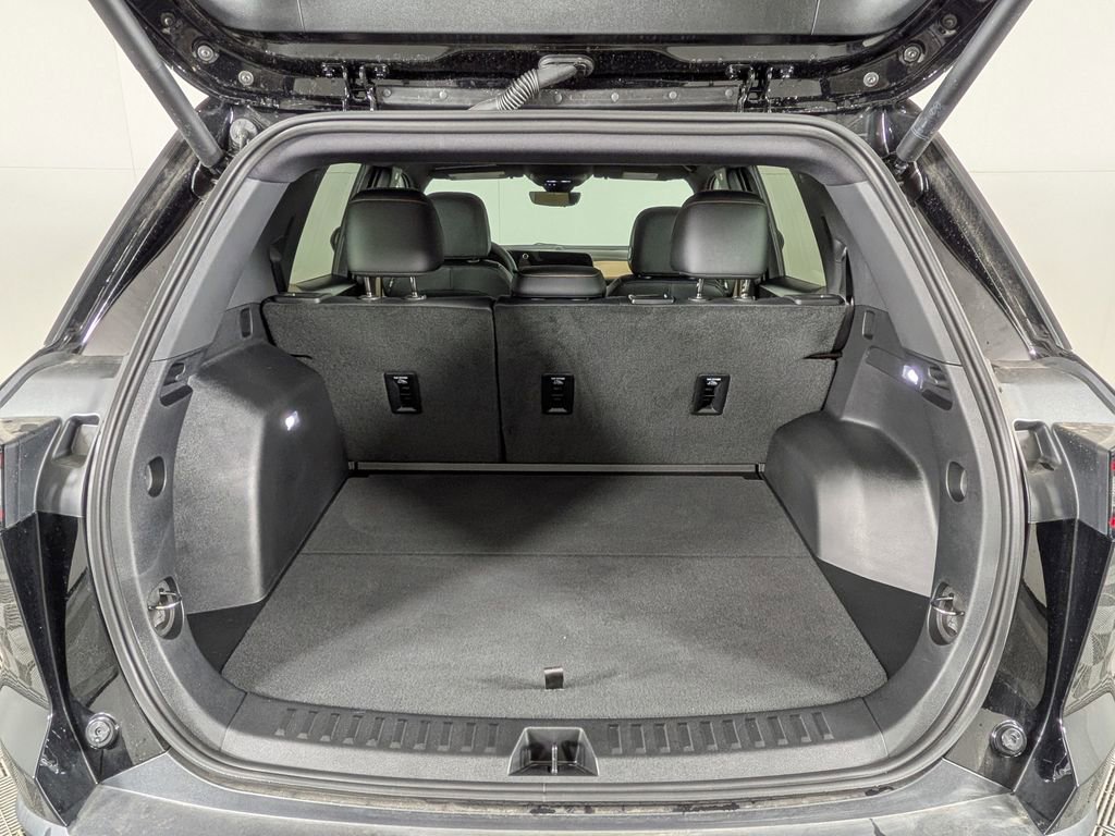 Used 2026 Chevrolet Equinox ACTIV w/ Convenience Package III image 10