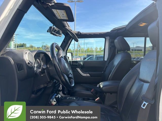 Used 2017 Jeep Wrangler Unlimited Sahara w/ Max Tow Package AWD/4WD image 7